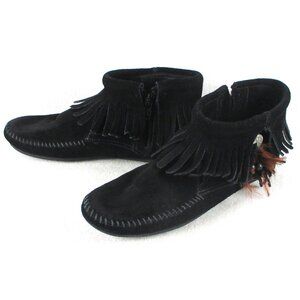 Minnetonka Black Suede Fringe Moccasin Bootie Side Zip Feather & Concho Size 6.5